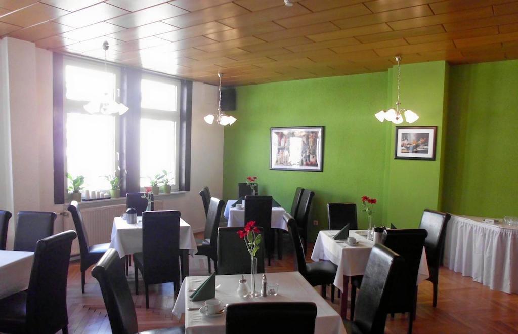 Hotel Garni Am Thueringer Klosstheater フリードリッヒローダ エクステリア 写真